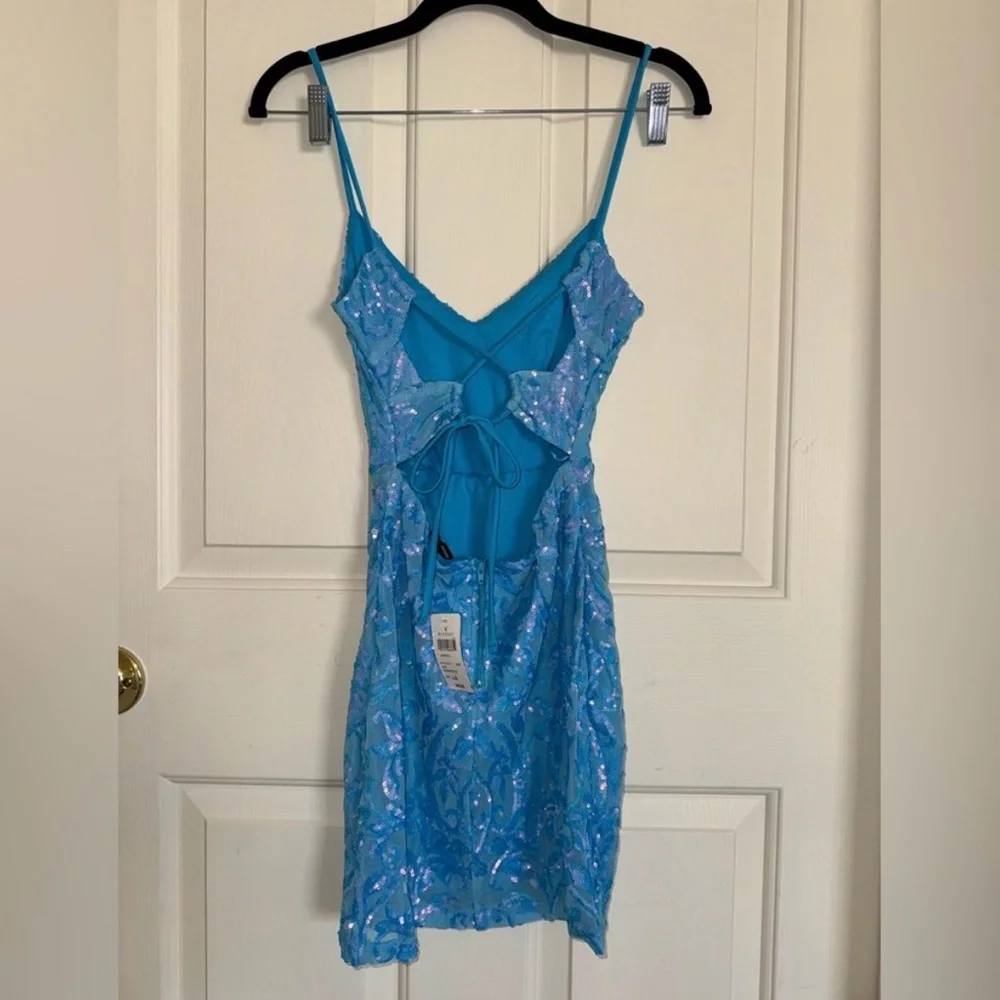 ✨🩵Windsor Sky Blue Sequin Mini Dress 🩵✨ - Picture 5 of 11